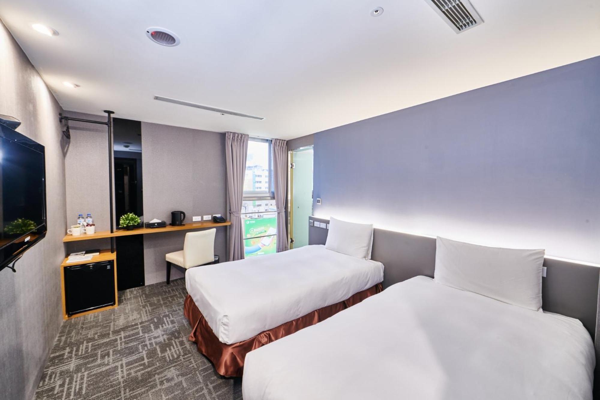 Hotel Leisure 台中輕行旅 Экстерьер фото