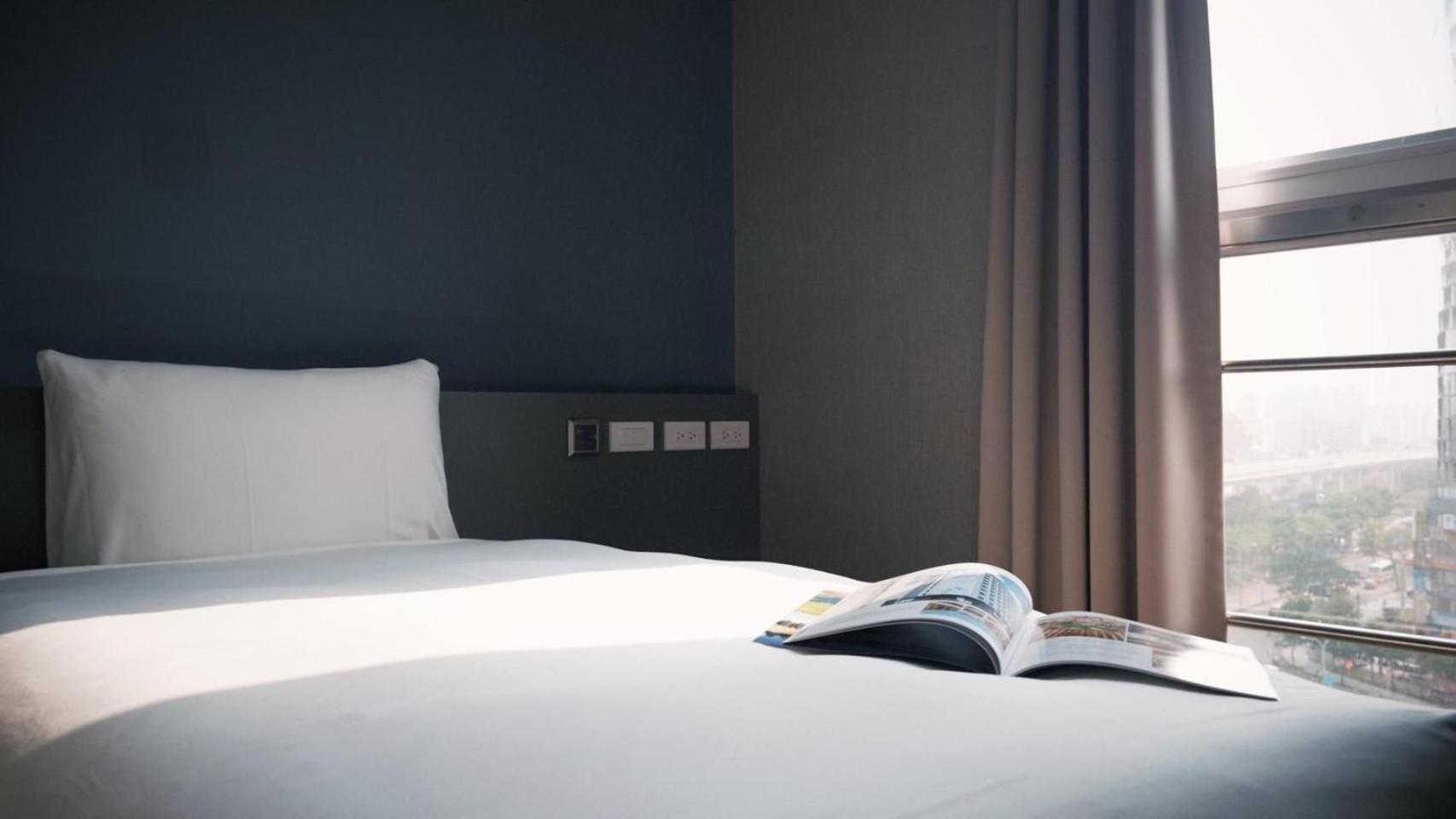 Hotel Leisure 台中輕行旅 Экстерьер фото