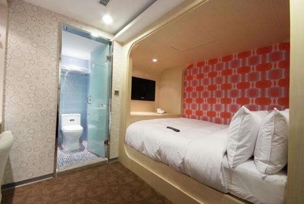 Hotel Leisure 台中輕行旅 Экстерьер фото